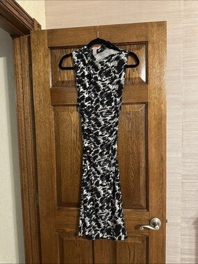 H&M Black & White Sleeveless Midi Dress